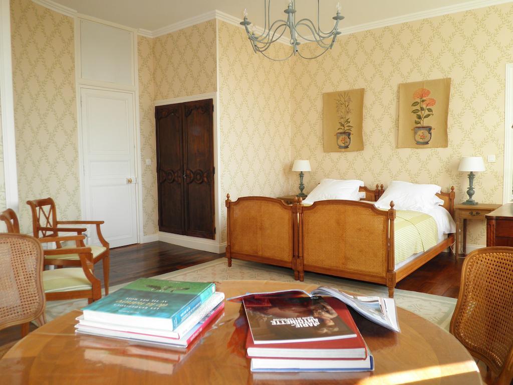 Chateau De La Marronniere Aizenay Room photo
