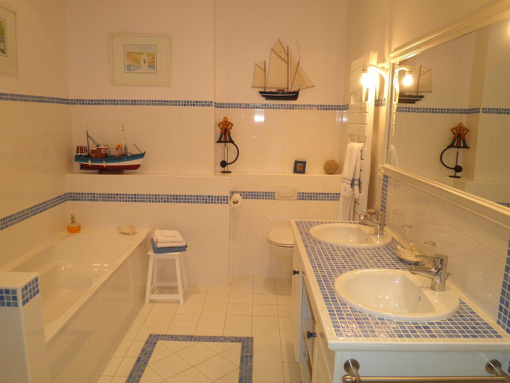 Chateau De La Marronniere Aizenay Room photo